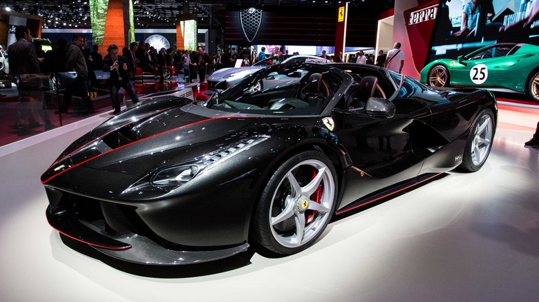 Các quy tắc 'bất thành văn' cần tuân thủ khi sở hữu siêu xe Ferrari - Ảnh 10. Các quy tắc 'bất thành văn' cần tuân thủ khi sở hữu siêu xe Ferrari - Ảnh 10.