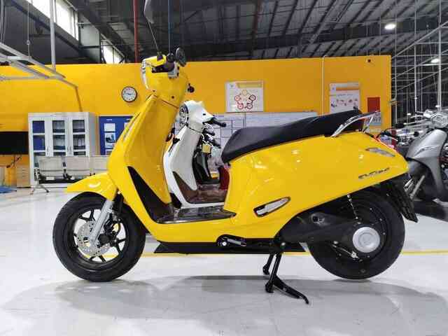 VinFast Evo 200 tiếp tục lộ diện, 'màu áo' bắt mắt, sạc một lần đi 200km - Ảnh 5. VinFast Evo 200 tiếp tục lộ diện, 'màu áo' bắt mắt, sạc một lần đi 200km - Ảnh 5.