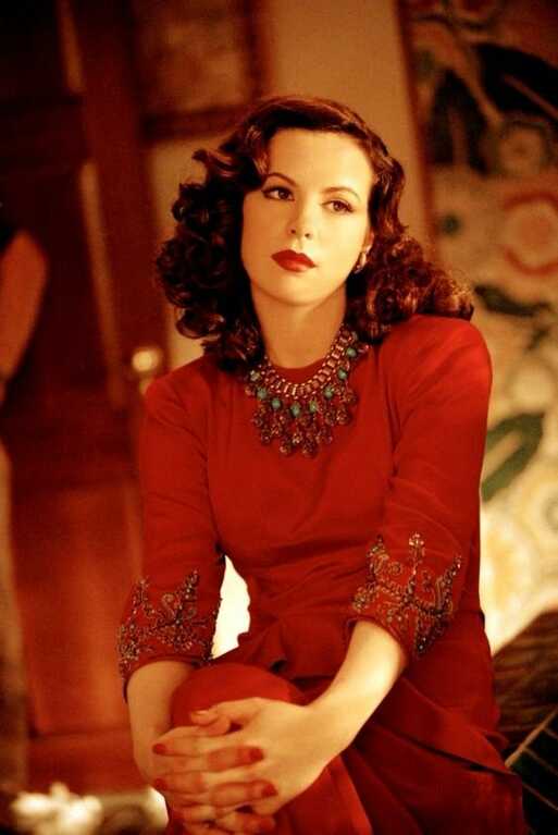 Những mỹ nhân thông minh bậc nhất Hollywood: Người IQ 154, người tốt nghiệp song bằng Oxford nhưng ấn tượng hơn là học vấn 'công chúa' Anne Hathaway - Ảnh 2.