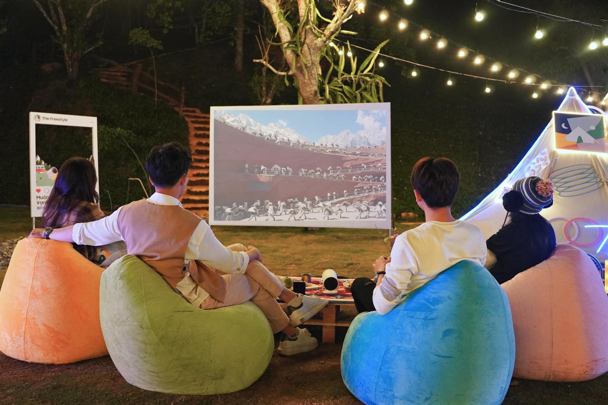 Người trẻ thích dịch chuyển và xu hướng mang cả rạp chiếu phim bên mình - Ảnh 4. Người trẻ thích dịch chuyển và xu hướng mang cả rạp chiếu phim bên mình - Ảnh 4.