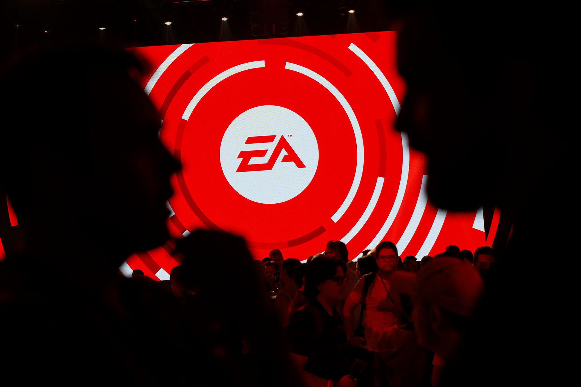Rộ tin Amazon mua lại Electronic Arts, người trong cuộc từ chối bình luận