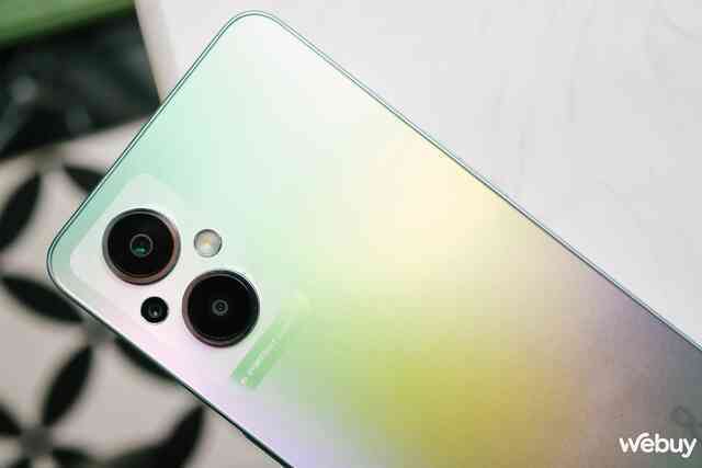 OPPO Reno8 Z lộ diện với thiết kế vừa lạ lại vừa quen, ra mắt cùng Reno8 trong tháng 8 - Ảnh 2. OPPO Reno8 Z lộ diện với thiết kế vừa lạ lại vừa quen, ra mắt cùng Reno8 trong tháng 8 - Ảnh 2.