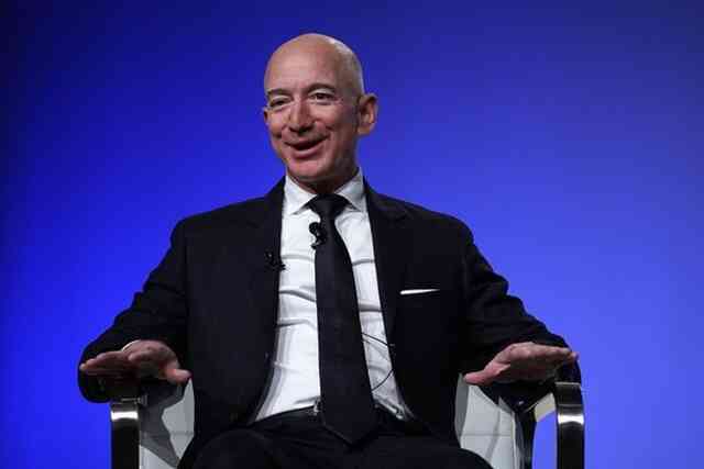 Đưa siêu du thuyền nửa tỷ USD của Jeff Bezos chạm nước, không cần tháo dỡ cầu cổ lịch sử của Hà Lan