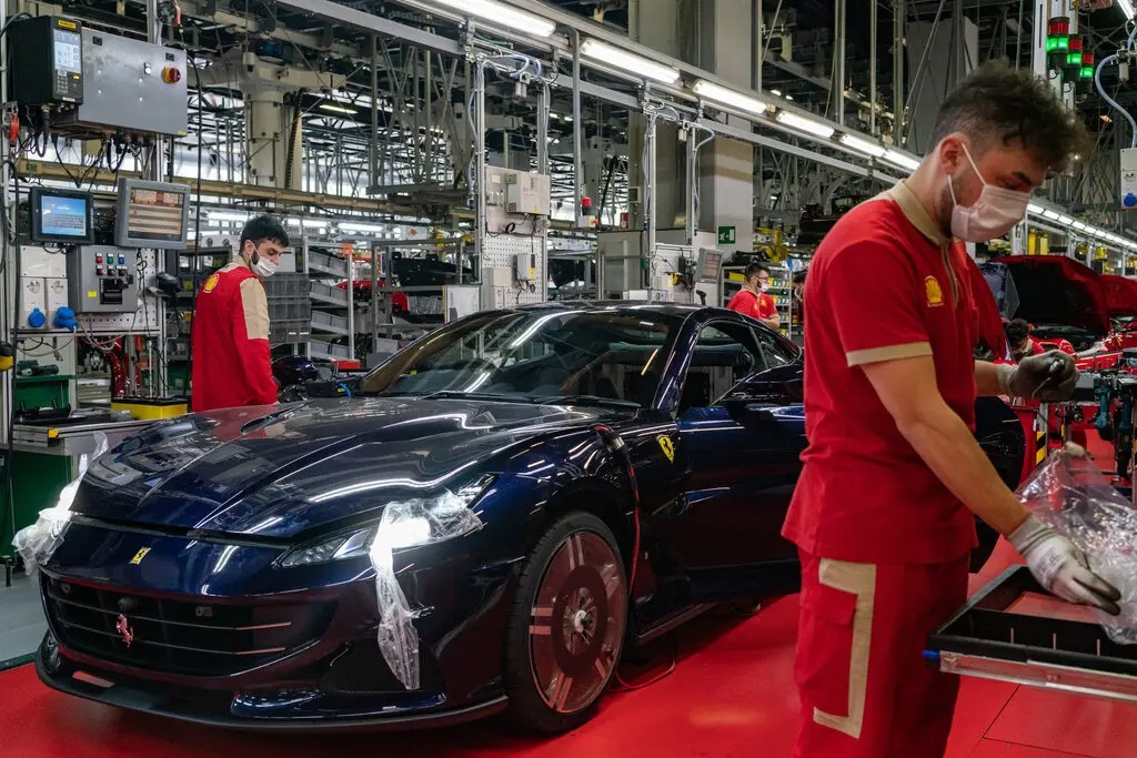 Nỗi khổ không nói thành lời của những Lamborghini, Ferrari - niềm tự hào của ngành công nghiệp ô tô nước Ý trước làn sóng ô tô điện