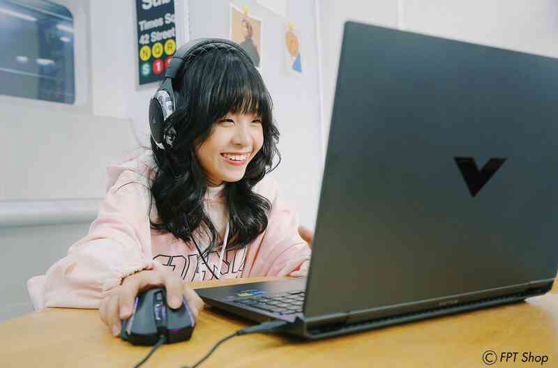 FPT Shop giảm đến 6 triệu và tặng bộ quà 1,5 triệu cho laptop chơi game