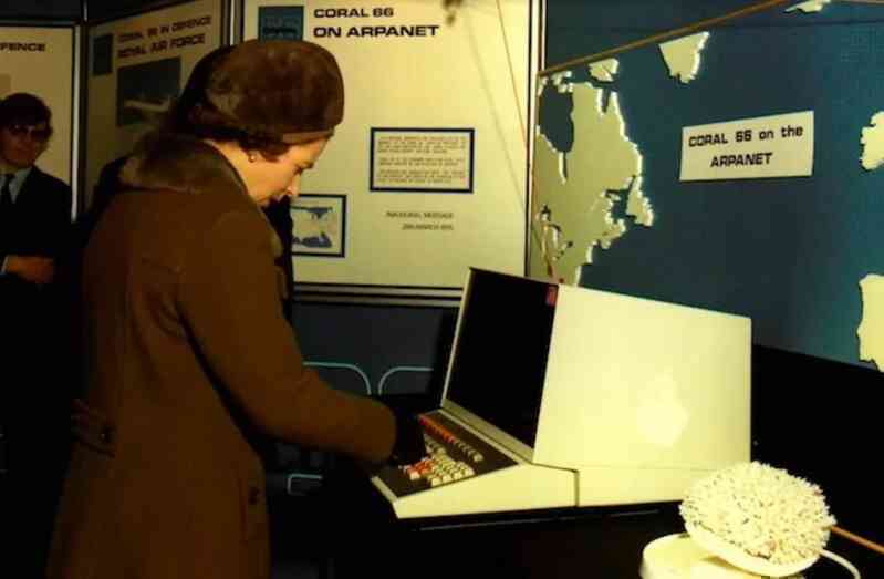 Email đầu tiên của cố Nữ hoàng Elizabeth II