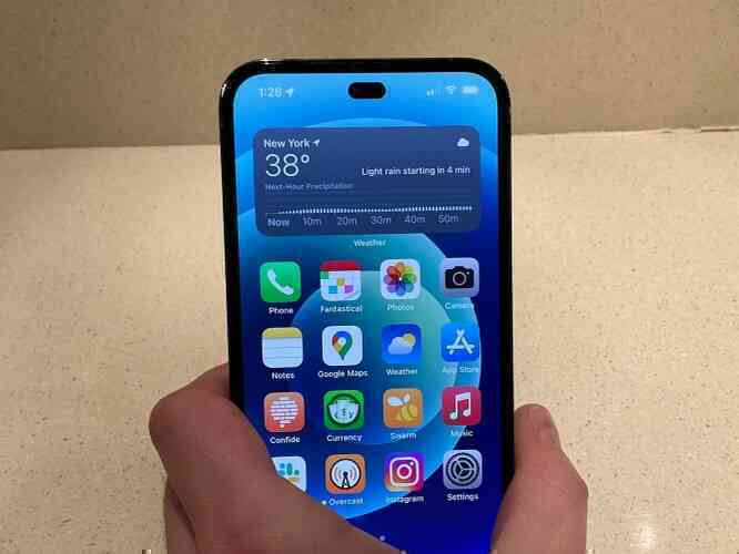 iPhone 14 Pro, Galaxy Z Fold: Apple, Samsung thay đổi cách dùng điện thoại ảnh 1