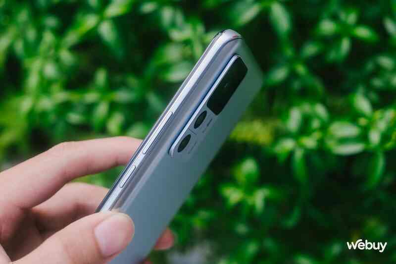 Điện thoại Xiaomi giá 11 triệu có chip Snapdragon 8+ Gen 1, sạc 120W
