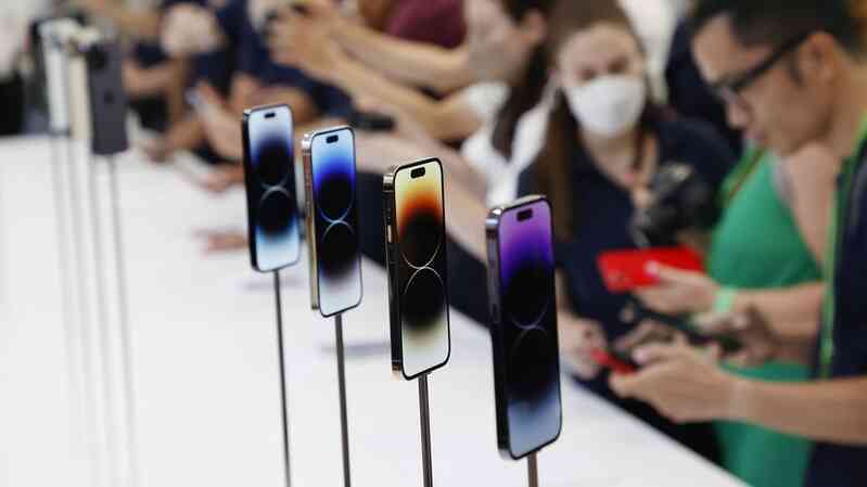 Giá iPhone 14 Việt Nam đắt hay rẻ so với khu vực