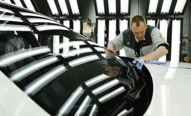 Quy tắc ở nơi làm việc của Rolls-Royce: Đảm bảo đến cả nhân viên cũng phải sang trọng, đọc đủ 8 điều ai cũng choáng - Ảnh 4. Quy tắc ở nơi làm việc của Rolls-Royce: Đảm bảo đến cả nhân viên cũng phải sang trọng, đọc đủ 8 điều ai cũng choáng - Ảnh 4.