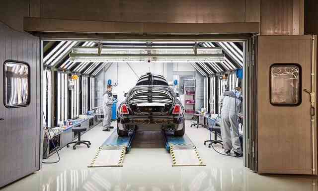 Quy tắc ở nơi làm việc của Rolls-Royce: Đảm bảo đến cả nhân viên cũng phải sang trọng, đọc đủ 8 điều ai cũng choáng - Ảnh 5. Quy tắc ở nơi làm việc của Rolls-Royce: Đảm bảo đến cả nhân viên cũng phải sang trọng, đọc đủ 8 điều ai cũng choáng - Ảnh 5.