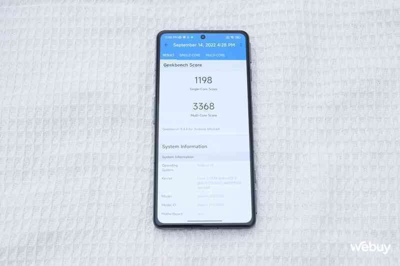 Chỉ 8 triệu có điện thoại Snapdragon 8 Gen 1, sạc nhanh 120W