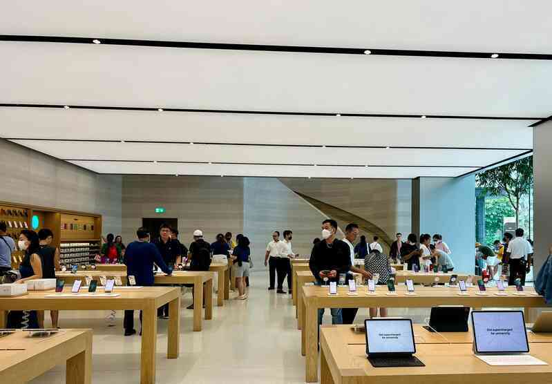 Người Việt sang Singapore, Thái Lan xếp hàng mua iPhone 14 có nguy cơ "tay trắng" ra về
