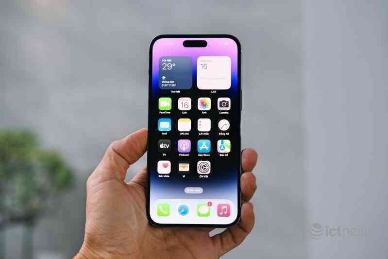 Giá iPhone 14 xách tay vẫn ở mức cao