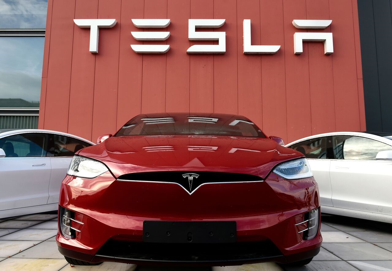 Xe điện Tesla của tỷ phú Elon Musk có gì mà được dự đoán sẽ 'thông minh' hơn cả con người? - Ảnh 4. Xe điện Tesla của tỷ phú Elon Musk có gì mà được dự đoán sẽ 'thông minh' hơn cả con người? - Ảnh 4.