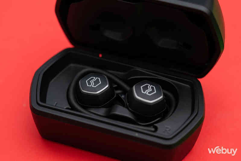 Đánh giá tai nghe V-Moda Hexamove Pro: Đúng "chất V-Moda" từ thiết kế tới chất âm - Ảnh 8. Đánh giá tai nghe V-Moda Hexamove Pro: Đúng "chất V-Moda" từ thiết kế tới chất âm - Ảnh 8.