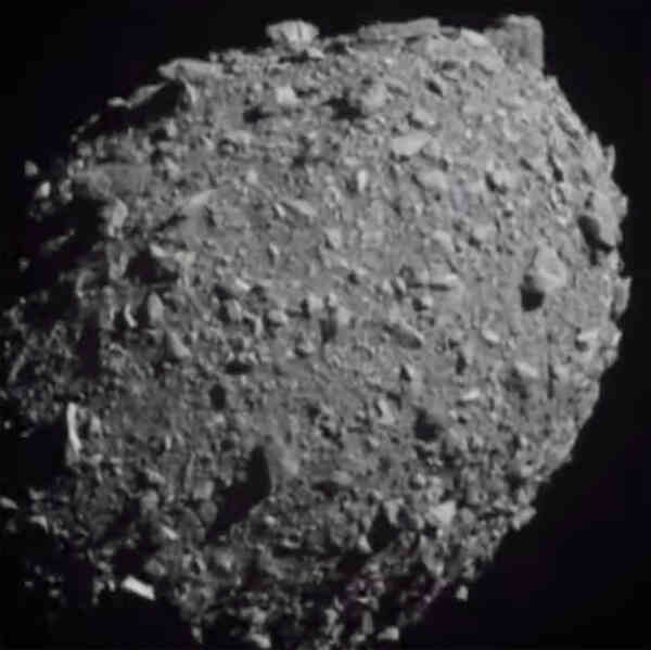 Tàu NASA đâm vào tiểu hành tinh: Ngăn chặn tái diễn 'cú đột kích' bất ngờ vào Trái Đất năm 2013