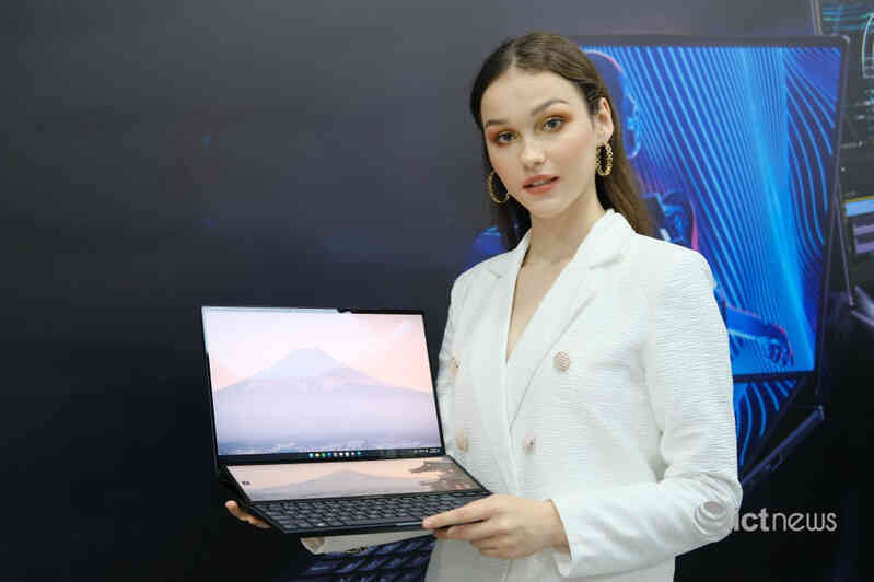 Asus ra laptop hai màn hình, giá từ 56,99 triệu đồng