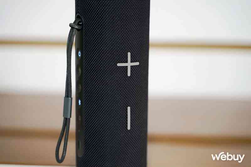 Đánh giá Huawei Sound Joy:  m thanh lớn trong thân hình nhỏ, có đèn đổi màu, pin 26 giờ, sạc nhanh 40W - Ảnh 4.
