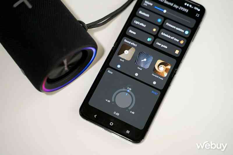 Đánh giá Huawei Sound Joy:  m thanh lớn trong thân hình nhỏ, có đèn đổi màu, pin 26 giờ, sạc nhanh 40W - Ảnh 8.