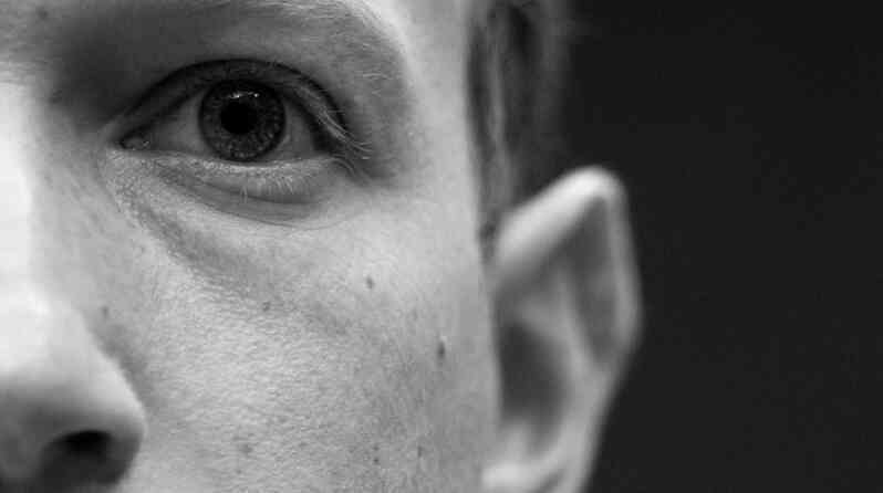 Chuỗi ngày đen tối của Mark Zuckerberg: Mỗi sáng thức dậy cảm giác như "bị đấm vào bụng", đốt chục tỷ USD vào vũ trụ ảo chỉ tạo ra những thứ "nực cười"