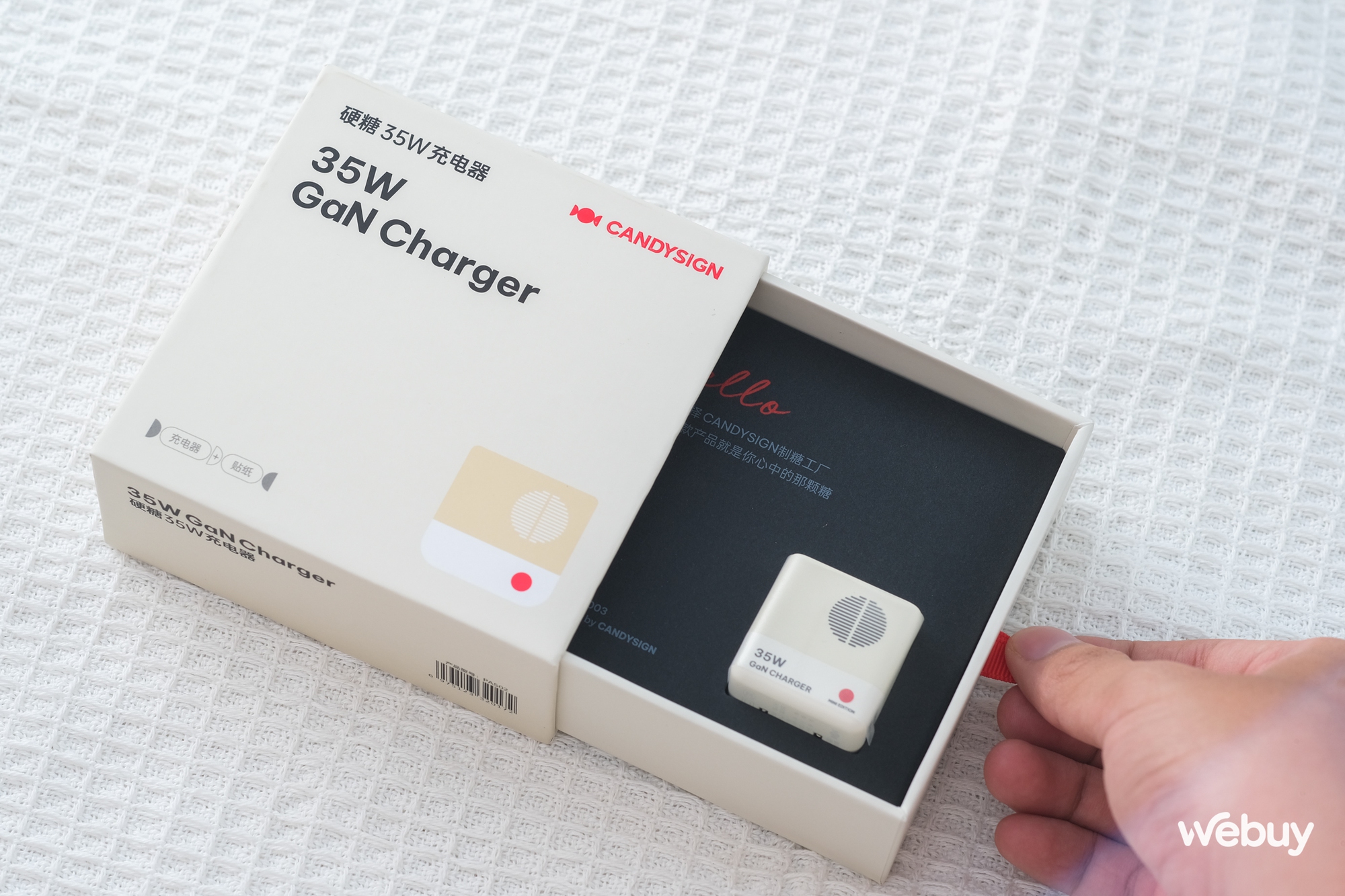Củ sạc nhanh 35W cho iPhone với thiết kế đẹp và nhỏ gọn, giá dưới 500,000 đồng