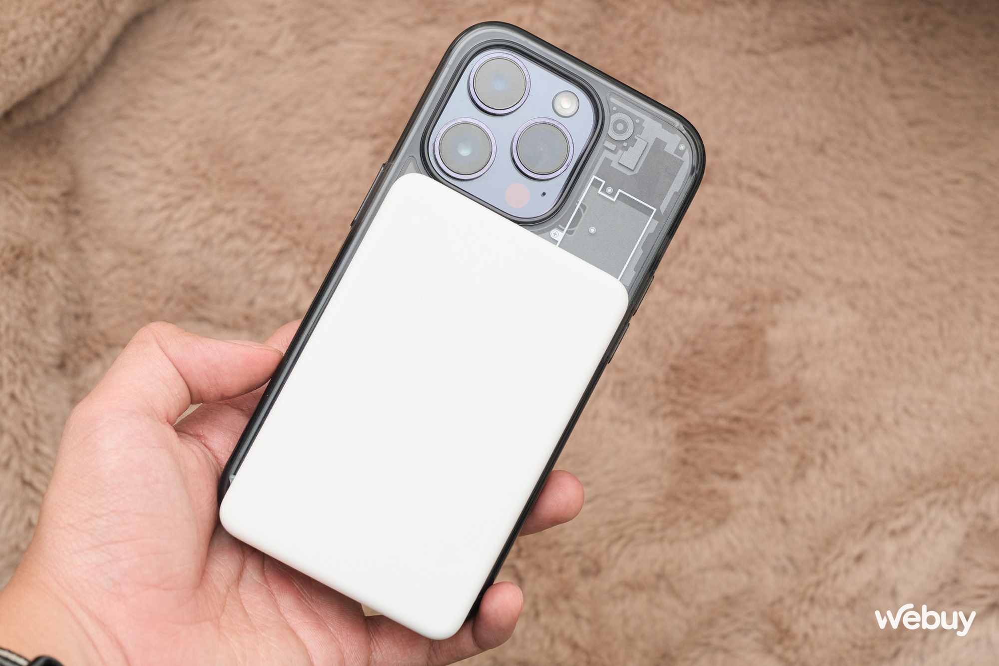 Ốp lưng "xuyên thấu" cao cấp dành cho tín đồ iPhone 14 Pro - Ảnh 11. Ốp lưng "xuyên thấu" cao cấp dành cho tín đồ iPhone 14 Pro - Ảnh 11.
