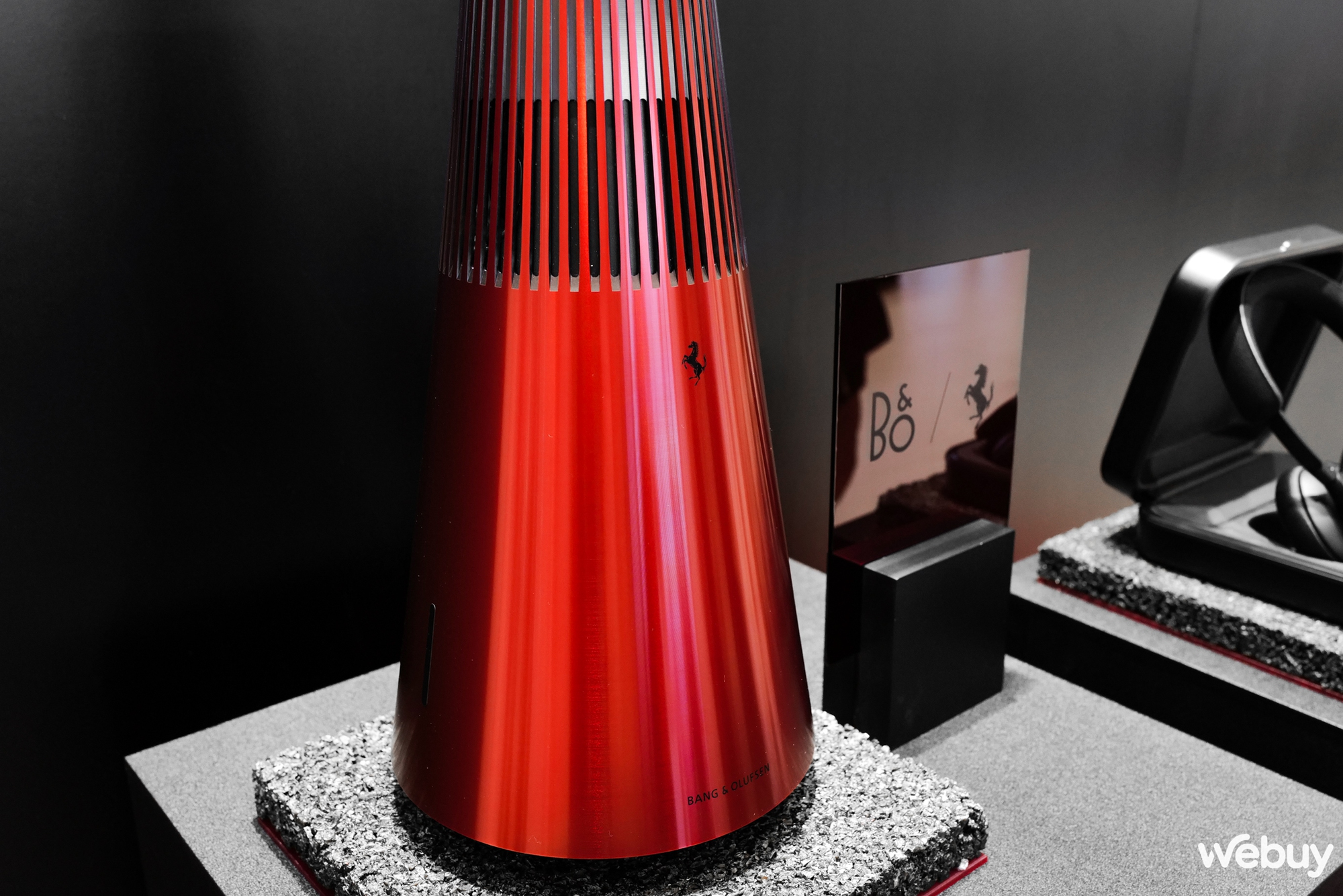 Ngắm nhìn bộ sưu tập âm thanh Bang & Olufsen và Ferrari: Khi đẳng cấp được nhân đôi - Ảnh 3.