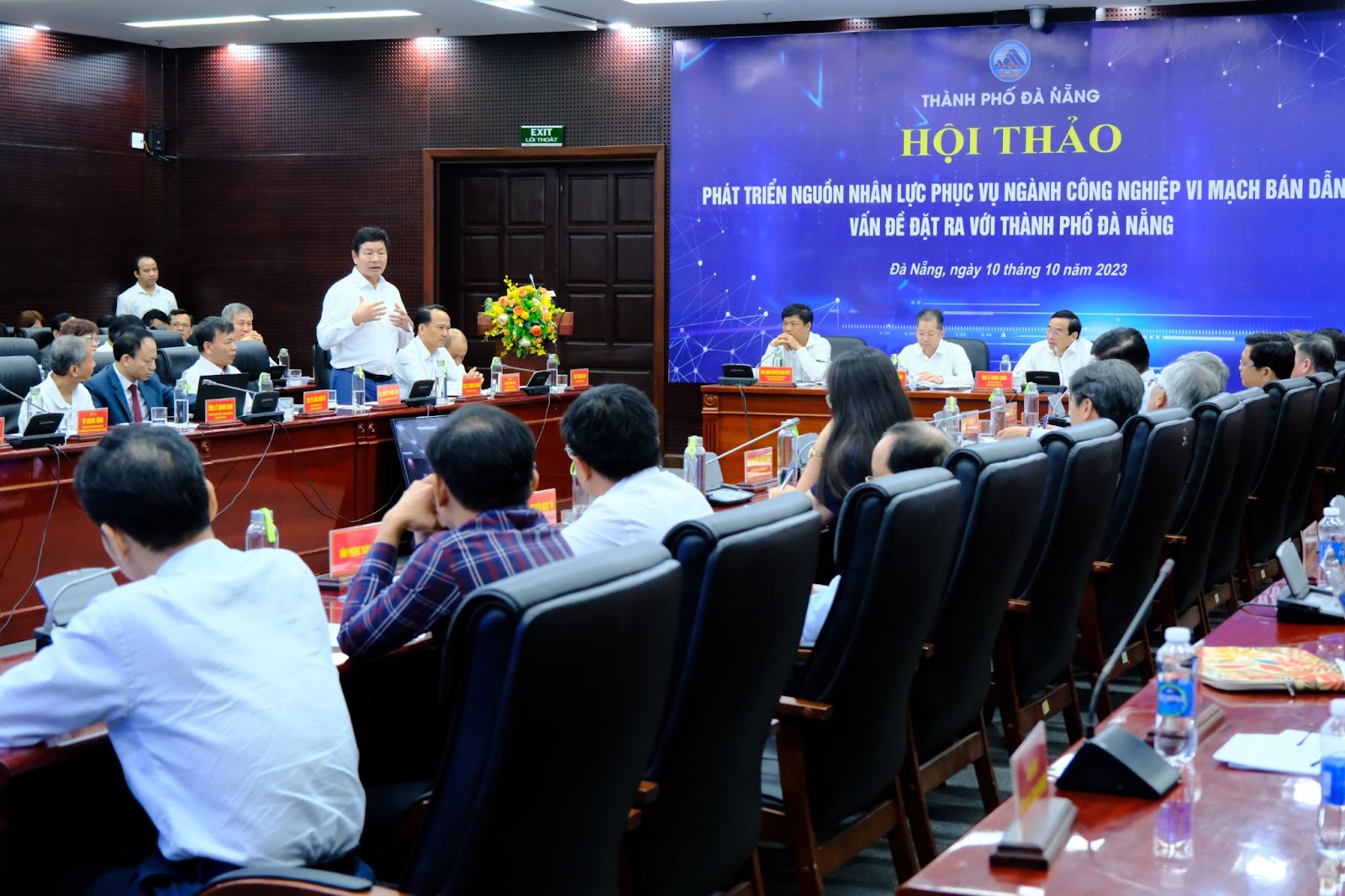 Chủ tịch FPT - Trương Gia Bình: Đà Nẵng sẽ có tên trong hệ sinh thái vi mạch bán dẫn thế giới - Ảnh 2. Chủ tịch FPT - Trương Gia Bình: Đà Nẵng sẽ có tên trong hệ sinh thái vi mạch bán dẫn thế giới - Ảnh 2.