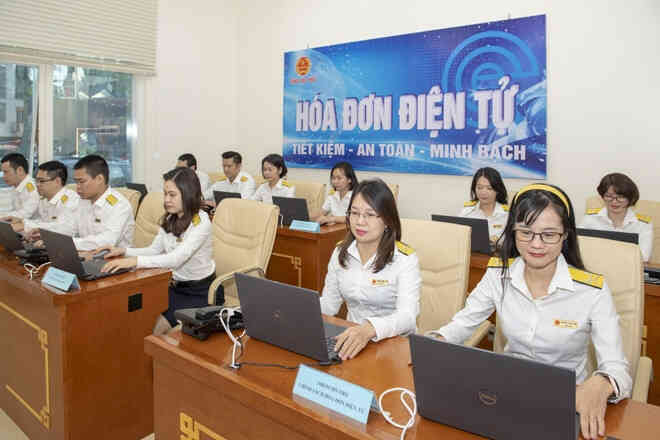 Doanh nghiệp nộp thuế thoát nỗi ám ảnh xếp hàng chờ đến lượt