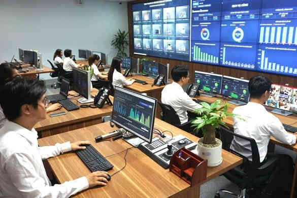 Người dân Đà Nẵng theo dõi, cung cấp thông tin tình hình mưa ngập qua ứng dụng