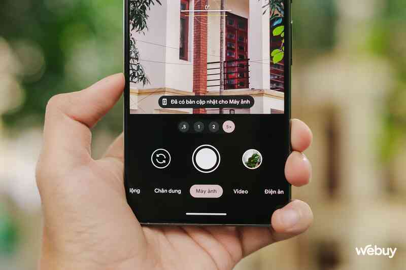 Trên tay Pixel 8 Pro: Cầm thích hơn iPhone 15 Pro Max, giá về Việt Nam gần 30 triệu - Ảnh 5. Trên tay Pixel 8 Pro: Cầm thích hơn iPhone 15 Pro Max, giá về Việt Nam gần 30 triệu - Ảnh 5.