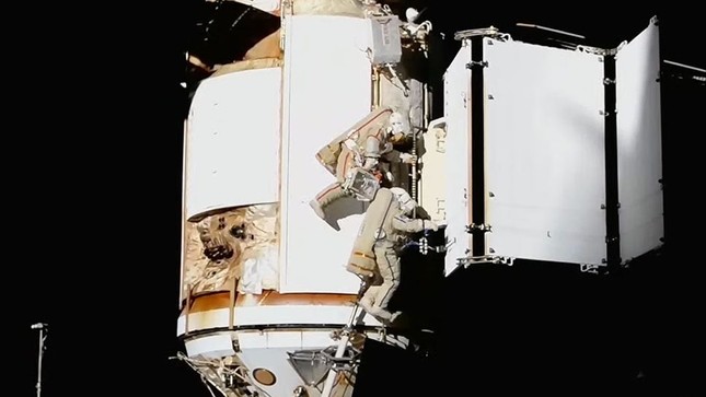 NASA điều tra rò rỉ amoniac trên khu vực Trạm vũ trụ quốc tế của Nga