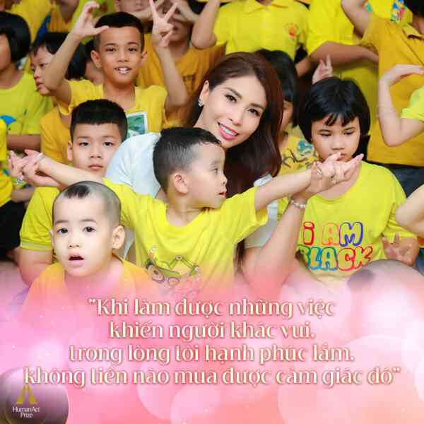 Lý Hương: "Tôi với anh Lý Hùng đi diễn, được bao nhiêu tiền đem về đưa mẹ, mẹ mang hết làm từ thiện" - Ảnh 5. Lý Hương: "Tôi với anh Lý Hùng đi diễn, được bao nhiêu tiền đem về đưa mẹ, mẹ mang hết làm từ thiện" - Ảnh 5.