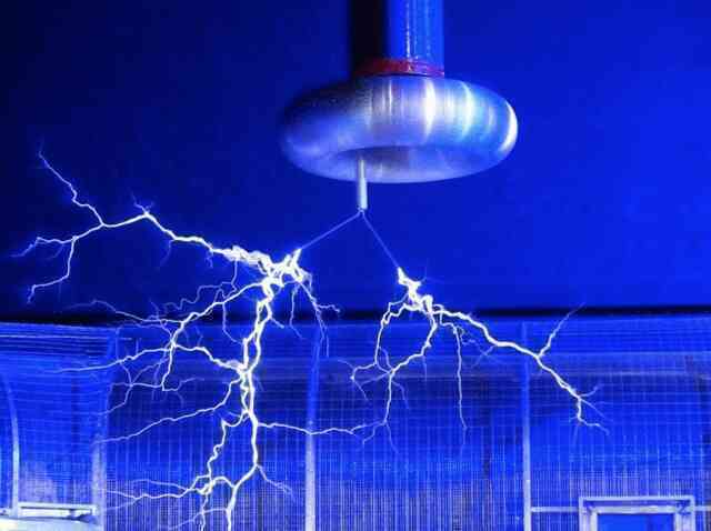 Bí ẩn điện áp 110V: Tiết lộ lý do Mỹ nhất quyết sử dụng điện áp này! - Ảnh 2. Bí ẩn điện áp 110V: Tiết lộ lý do Mỹ nhất quyết sử dụng điện áp này! - Ảnh 2.