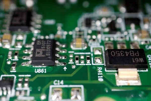 Mỹ tiếp tục chặn đường mua chip đời mới của Trung Quốc