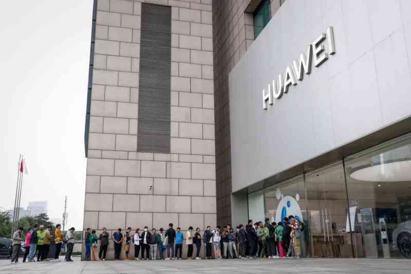 Chiến tranh công nghệ rẽ hướng với màn trở lại của Huawei
