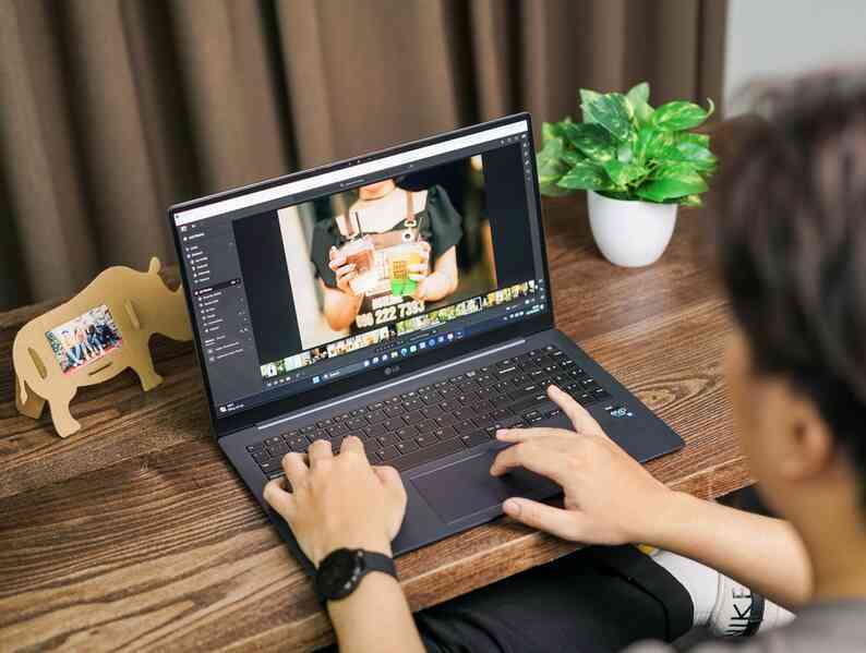 LG Gram - Nhẹ nhàng để xử lý công việc gọn gàng - Ảnh 4. LG Gram - Nhẹ nhàng để xử lý công việc gọn gàng - Ảnh 4.