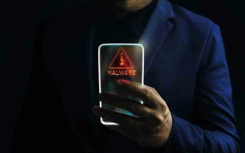 Mua vé tham quan trên mạng, người phụ nữ mất 2 tỷ trong tài khoản: "Vì sao ngân hàng không hề nói gì với tôi"? - Ảnh 2. Mua vé tham quan trên mạng, người phụ nữ mất 2 tỷ trong tài khoản: "Vì sao ngân hàng không hề nói gì với tôi"? - Ảnh 2.