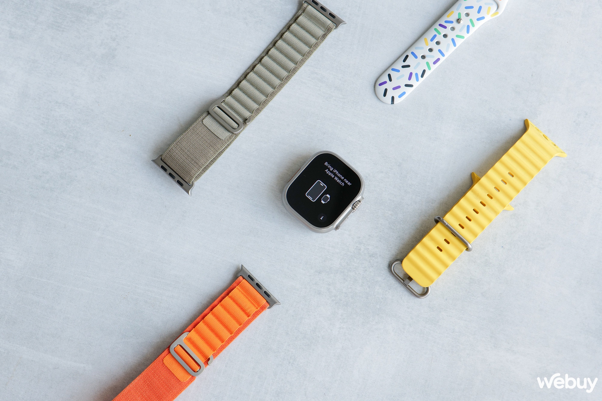 Mở hộp Apple Watch Ultra 2: Thiết kế không đổi, có tính năng "búng tay" thú vị, tìm iPhone cực chính xác, giá 22 triệu - Ảnh 10. Mở hộp Apple Watch Ultra 2: Thiết kế không đổi, có tính năng "búng tay" thú vị, tìm iPhone cực chính xác, giá 22 triệu - Ảnh 10.