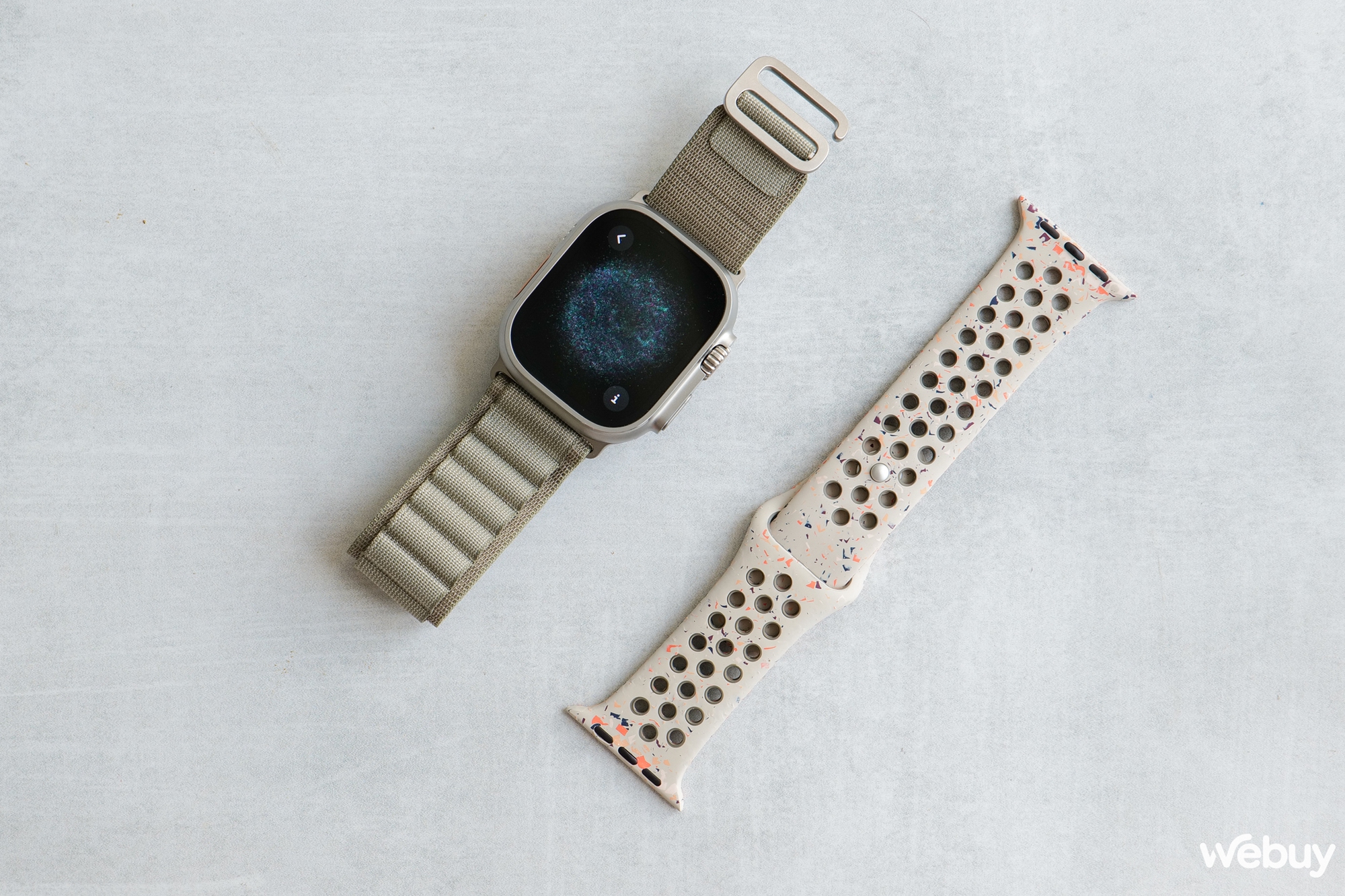 Mở hộp Apple Watch Ultra 2: Thiết kế không đổi, có tính năng "búng tay" thú vị, tìm iPhone cực chính xác, giá 22 triệu - Ảnh 12. Mở hộp Apple Watch Ultra 2: Thiết kế không đổi, có tính năng "búng tay" thú vị, tìm iPhone cực chính xác, giá 22 triệu - Ảnh 12.
