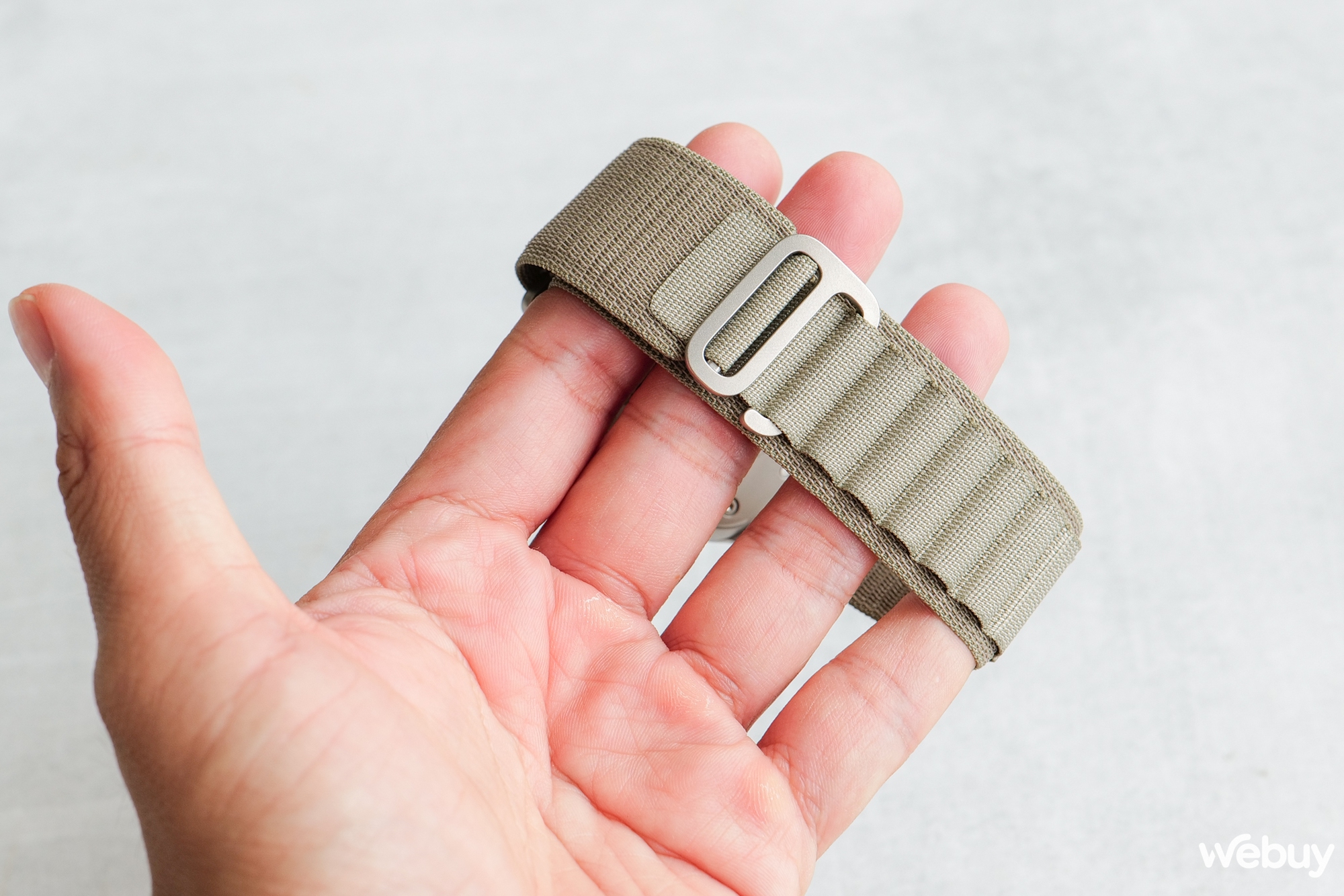 Mở hộp Apple Watch Ultra 2: Thiết kế không đổi, có tính năng "búng tay" thú vị, tìm iPhone cực chính xác, giá 22 triệu - Ảnh 5. Mở hộp Apple Watch Ultra 2: Thiết kế không đổi, có tính năng "búng tay" thú vị, tìm iPhone cực chính xác, giá 22 triệu - Ảnh 5.