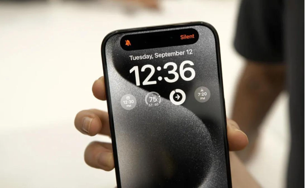 So sánh iPhone 15 và iPhone 15 Pro: Nên mua máy nào hơn? - Ảnh 2. So sánh iPhone 15 và iPhone 15 Pro: Nên mua máy nào hơn? - Ảnh 2.