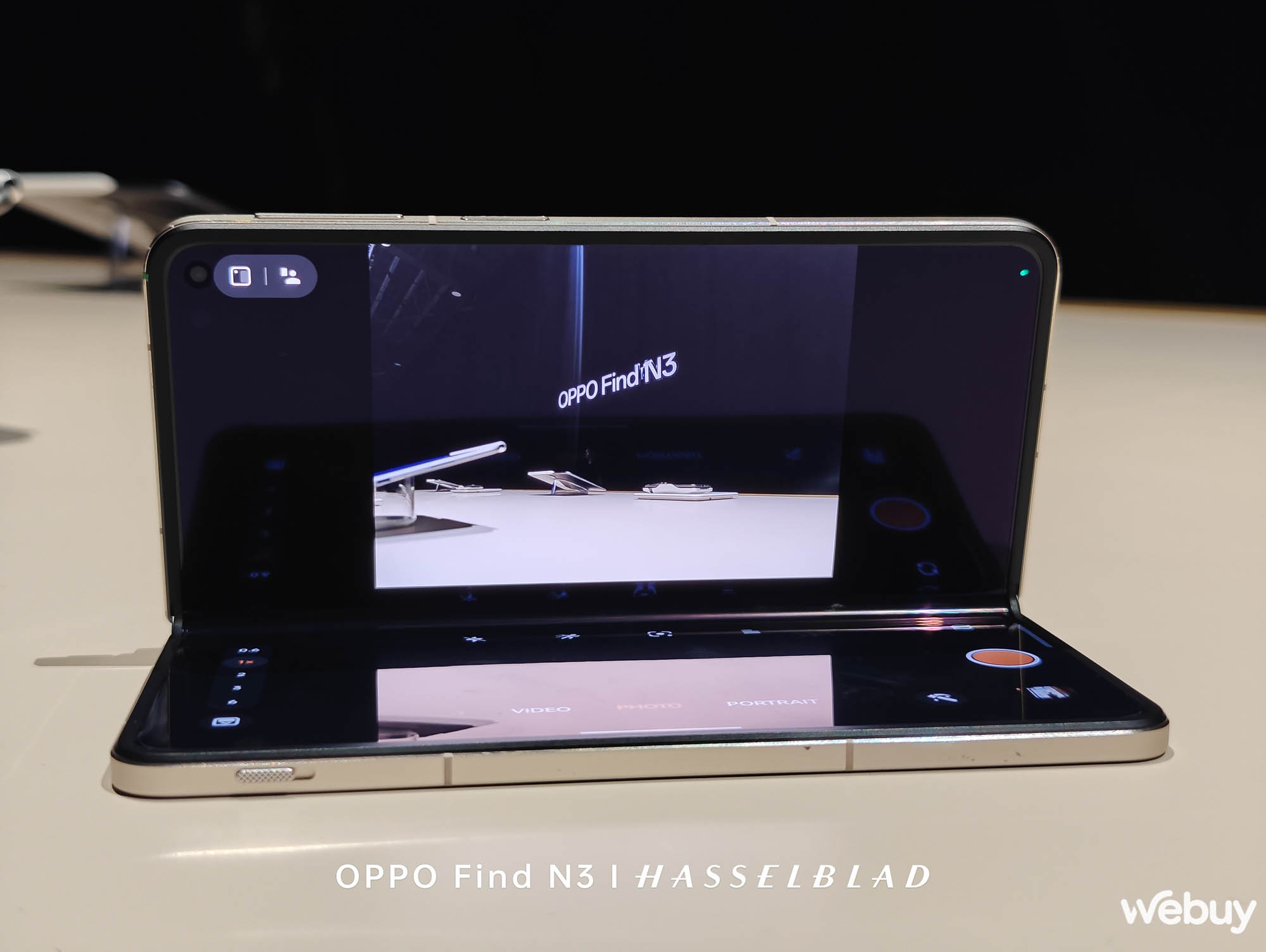 Trên tay OPPO Find N3, chụp bởi OPPO Find N3: Cuối cùng, Samsung đã có đối thủ xứng tầm - Ảnh 14. Trên tay OPPO Find N3, chụp bởi OPPO Find N3: Cuối cùng, Samsung đã có đối thủ xứng tầm - Ảnh 14.