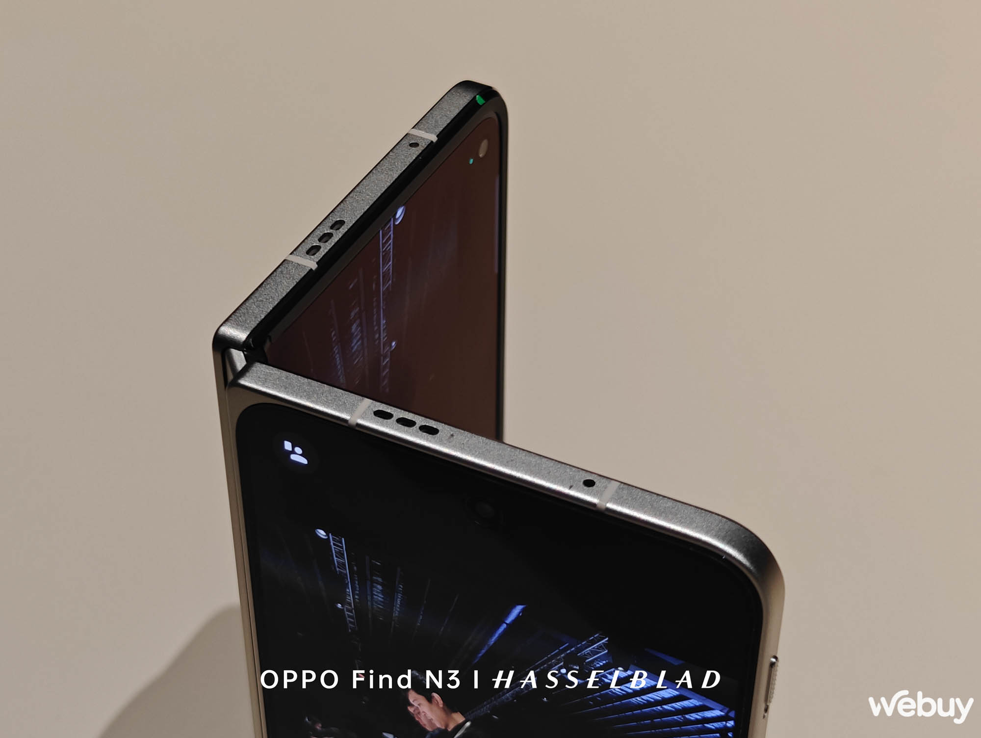 Trên tay OPPO Find N3, chụp bởi OPPO Find N3: Cuối cùng, Samsung đã có đối thủ xứng tầm - Ảnh 10. Trên tay OPPO Find N3, chụp bởi OPPO Find N3: Cuối cùng, Samsung đã có đối thủ xứng tầm - Ảnh 10.