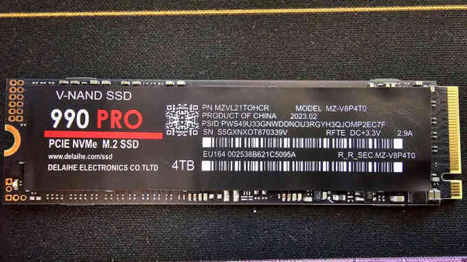 Vừa ra mắt, ổ SSD đầu bảng của Samsung đã có hàng nhái: Thiết kế giống hệt, giá rẻ hơn 7 lần nhưng tốc độ cũng...chậm hơn 7 lần - Ảnh 2.