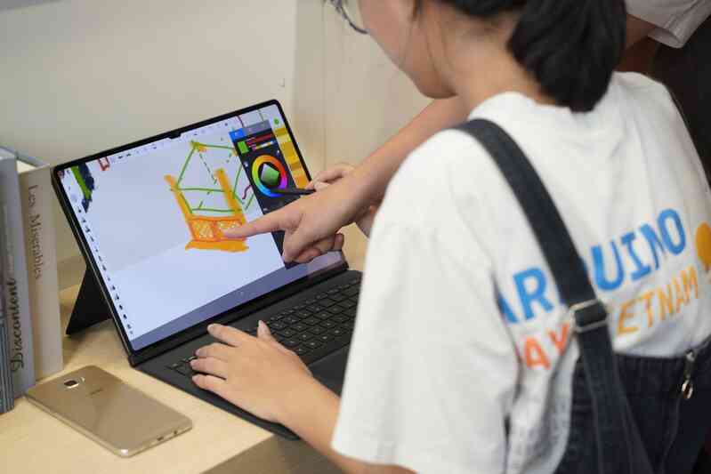 Công bố 10 dự án công nghệ trẻ xuất sắc tham gia chung kết Samsung Solve for Tomorrow - Ảnh 4. Công bố 10 dự án công nghệ trẻ xuất sắc tham gia chung kết Samsung Solve for Tomorrow - Ảnh 4.