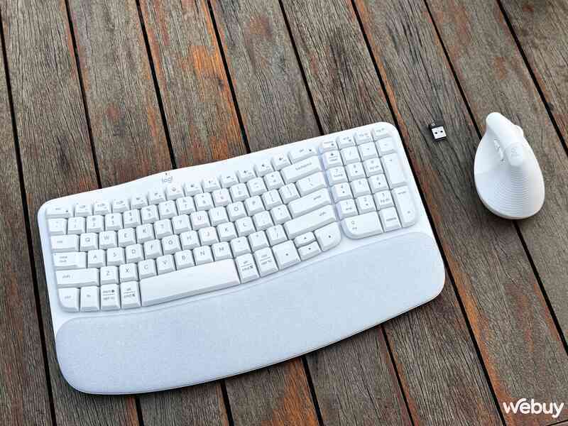 Logitech Wave Keys - Đổi mới sáng tạo trong thiết kế để bảo vệ sức khỏe cổ tay bạn - Ảnh 2. Logitech Wave Keys - Đổi mới sáng tạo trong thiết kế để bảo vệ sức khỏe cổ tay bạn - Ảnh 2.