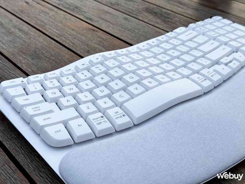 Logitech Wave Keys - Đổi mới sáng tạo trong thiết kế để bảo vệ sức khỏe cổ tay bạn - Ảnh 3. Logitech Wave Keys - Đổi mới sáng tạo trong thiết kế để bảo vệ sức khỏe cổ tay bạn - Ảnh 3.