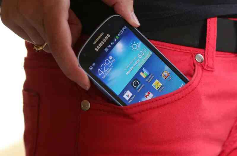 Apple rút lui, Android bỏ mặt, smartphone nhỏ gọn đã tuyệt chủng